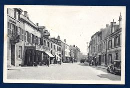 Neufchâteau. Rue Franklin Roosevelt. Hôtel-Café-restaurant Du Luxembourg. Hôtel Centenaire. Pompes Essence Esso, Shell. - Neufchâteau