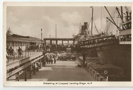 Angleterre Lancashire Liverpool Embarking At Landing Stage N9 Paquebot - Liverpool