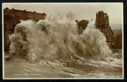 RB 1178 -  Early Real Photo Postcard - Rough Seas At Hastings - Sussex - Hastings