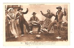 CPA AUVERGNE PITTORESQUE Groupe De Danseurs Vielleux Partition Et Paroles D'un Chant - Dances