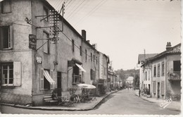 63 - MANZAT - Route De Châteauneuf Et Hôtel Du Commerce - Manzat