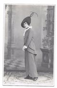 MODE - JEUNE FEMME A LA MODE EN 1914 - Carte Photo De La COMPAGNIE FRANCO-BELGE à MARSEILLE - Mode