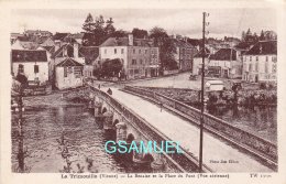 86 - LA TRIMOUILLE (Vienne) - La Benaize Et La Place Du Pont - Vue Aérienne. - (Voir Scan). - La Trimouille