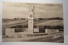 BEYNES    --- L'Entrée Du Camp Léger De  Frileuse  - ( Pas De Reflet Sur L'original ) - Beynes