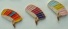 LOT DE 3 PIN'S PARACHUTE - Paracadutismo