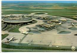 95 ROISSY-EN-FRANCE ++ L'aéroport Charles De Gaulle - Les Satellites Et Les Pistes ++ - Roissy En France