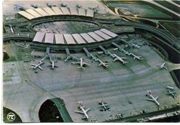 95 ROISSY-EN-FRANCE ++ Vue Aérienne De L'aérogare 2 De L'aéroport Charles De Gaulle ++ - Roissy En France