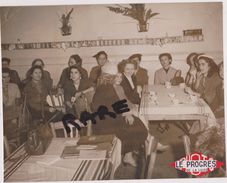 PHOTO ANCIENNE,SAINT ETIENNE,42,LA LOIRE,REUNION DES ANCIENNES ELEVES DU LYCEE HONORE D'URFE,RARE,1948? - Places