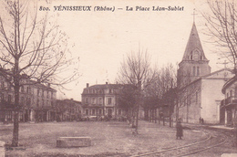 VENISSIEUX - La Place Léon Sublet - Vénissieux