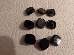 Lot De 9 Boutons Anciens -carres  Jais Ou Pierre - Buttons