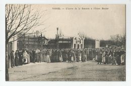 77 Seine Et Marne Noisiel L'heure De La Rentrée A L'usine Menier - Noisiel