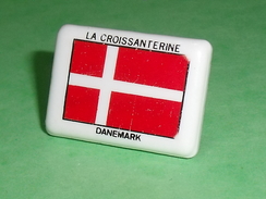 Fèves / Pays / Région : Drapeau , Danemark , Perso  " La Croissanterine  " Pas Courant !    T9 - Paesi