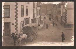 - 541 - La Gacilly (Morbihan) Rue Neuve , Arrivée Du Courrier ( Poste , Facteur ) écrite En 1919 - La Gacilly