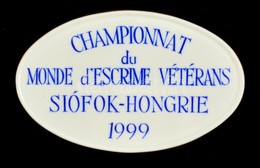 Herendi Plakett 'Champion Du Monde D'escrime Vétérans Siófok-Hongrie' Felrattal, Jelzett, Hibátlan, Eredeti Dobozában, 1 - Altri & Non Classificati