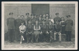 Cca 1950 Katonai Csoportkép, Fotólap, Bp., Photo Dornbach, A Hátoldalán A Képen Szereplők Aláírásaival, 9x14 Cm. - Altri & Non Classificati