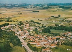 CP  38  DIEMOZ   3.99.77.1.1291   Vue  Gènèrale  Aèrienne  - Village  970  Habitants - Diémoz