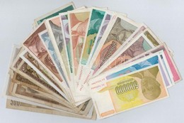 Jugoszlávia Vegyes Bankjegy Tétel (42xklf) T:I-III
Yugoslavia Mixed Banknote Lot (42xdiff) C:UNC-F - Non Classificati