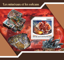 CENTRAL AFRICA 2017 ** Volcanoes Vulkane Volcans Minerals S/S - OFFICIAL ISSUE - DH1748 - Volcanos