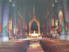 1972  SMALL  POSTALCARD  FLY FROM  NEW YORK TO ITALY..... OF SANCTUARY OF SAN PATRICK'S CATHEDRAL IN N.Y.... - Chiese