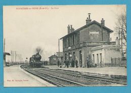 CPA Chemin De Fer Arrivée Du Train En Gare De BONNIERES-SUR-SEINE 78 - Bonnieres Sur Seine