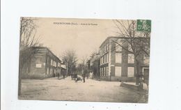 ROQUECOURBE (TARN) AVENUE DE CASTRES (PETITE ANIMATION) - Roquecourbe