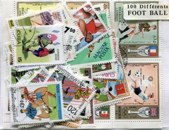 RC 6284 FOOTBALL FOOT POCHETTE DE 100 TIMBRES DIFFERENTS - Otros & Sin Clasificación