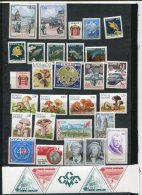 5629   MONACO   Collection**  N° 1611/20, 1623/40, 1642A   TTB - Lots & Serien