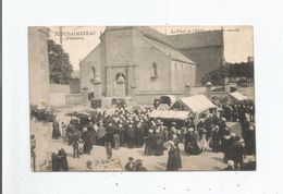 PLOUDALMEZEAU (FINISTERE)  44 LA PLACE DE L'EGLISE UN JOUR DE MARCHE (BELLE ANIMATION) 1915 - Ploudalmézeau