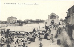 79 DEUX SEVRES - SAUZE VAUSSAIS Place Du Marché Un Jour De Foire - Sauze Vaussais