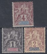 Nlle Calédonie N° 41 / 43 X  Type Groupe  Les 3 Valeurs  Trace De Charnière Sinon TB - Unused Stamps