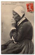 Cpa 3080 Vieille Femme De Gouarec  (fumeuse De Pipe) La Bretagne Pittoresque - Gouarec