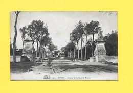 CPA  91 JUVISY SUR ORGE - UNE VUE SUR L AVENUE DE LA COUR DE FRANCE ET SES MAJESTUEUX PILIERS - - Juvisy-sur-Orge