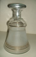 CARAFE à Vin En VERRE Forme Cloche Et Son Bouchon - Dorures, Verre Dépoli - Jarras