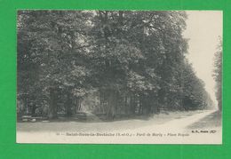 Cartes Postales 78 YVELINES SAINT NOM LA BRETECHE Foret De Marly Place Royale - St. Nom La Breteche