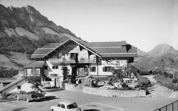 CRÈSUZ → Les Vieux Chalet Mit Oldtimer, Fotokarte Ca.1950 - Crésuz