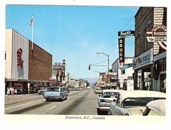 PENTICTON , B.C. Canada : Main Business Section Overlooking The Okanagan Lake ; AUTO ; TB - Penticton