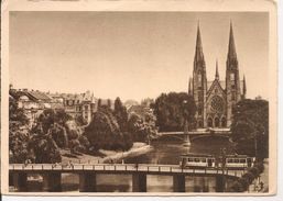 L40B253 -  Strasbourg - Eglise Protestante Saint Paul - Tram En Premier Plan. - Strasbourg
