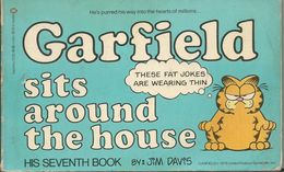 Garfield Sits Arround The House   DAVIS - Andere Uitgevers