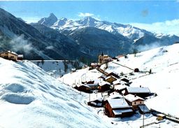 Wiesen Mit Tinzenhorn Und Piz Mitgel - Wiesen