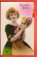 GAO-36  Joyeuses Pâques,  Oeufs, Et Jeune Femme En Costume .  Circulé En 1929 - Ostern