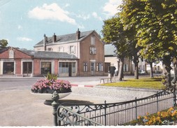 Jouy Place De L'église - Jouy