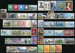 MONACO - ANNEE COMPLETE 1977 - YT 1079 à 1124 + PREO 46 à 49 ** -  50 TIMBRES NEUFS ** - Full Years