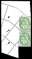 * N°111, 5c Blanc, Joli Piquage Oblique Par Pliage En Paire Verticale Coin De Feuille. TTB   Qualité: * - Unused Stamps