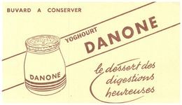 Y D/Buvard  Yoghourt Danone  (Format 21 X 12.5) (N= 2) - Produits Laitiers