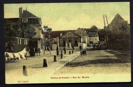 CPA ANCIENNE FRANCE- ROISSY-EN-FRANCE (95)- LA RUE DU MOULIN PAVÉE AVEC ANIMATION- LINGE ÉTENDU- ATTELAGE- POMPE A EAU - Roissy En France