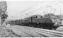 ¤¤  -  Cliché D'une Locomotive Electrique En Gare  -  Train, Chemin De Fer     -  ¤¤ - Trains