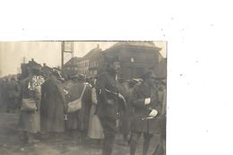 ROESELAERE    DUITSE FOTOKAART  OP FOTOPAPIER   GEVANGENE    WO I    AAN HET STATION - Roeselare