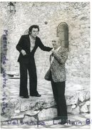 Photo De Presse - Original - Claude NOUGARO, Eddy BARCLAY à Antibes, Beau Plan, 23-01-1975,  TBE, Scans. - Berühmtheiten