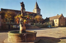 23 - Royere - La Place La Fontaine Et L'eglise - Royere