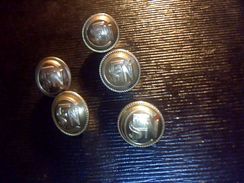 Boutons Anciens  D Uniforme  Chemin De Fer SNCF Marque AM Paris  Et TW Paris En Laiton Lot De 5 ** - Botones